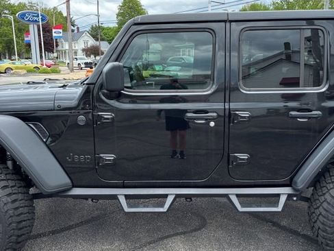 Used 2024 Jeep Wrangler Unlimited Sport AWD/4WD image 7