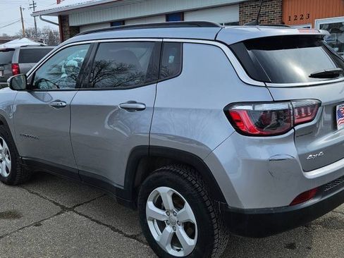 Used 2019 Jeep Compass Latitude AWD/4WD image 6