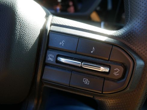 Used 2023 Chevrolet Colorado Trail Boss w/ Technology Package image 26