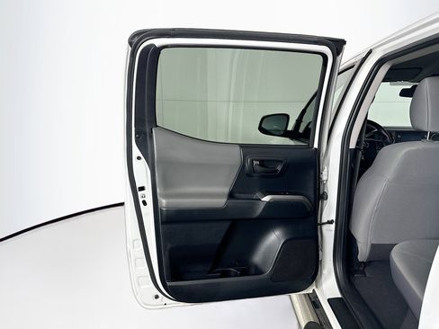 Used 2016 Toyota Tacoma SR5 image 24