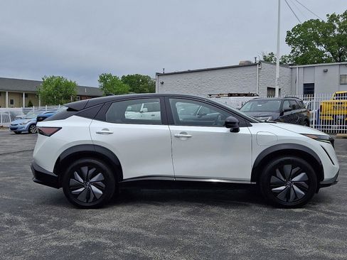 Used 2024 Nissan Ariya AWD image 7