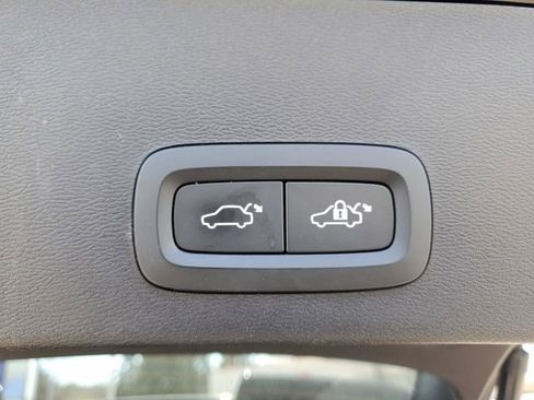 Certified 2023 Volvo XC40 B5 Plus w/ Driver Assist Package image 35