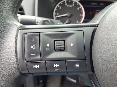 Used 2024 Nissan Rogue SV AWD/4WD image 19