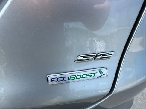 Used 2017 Ford Fusion SE w/ Equipment Group 201A FWD image 10