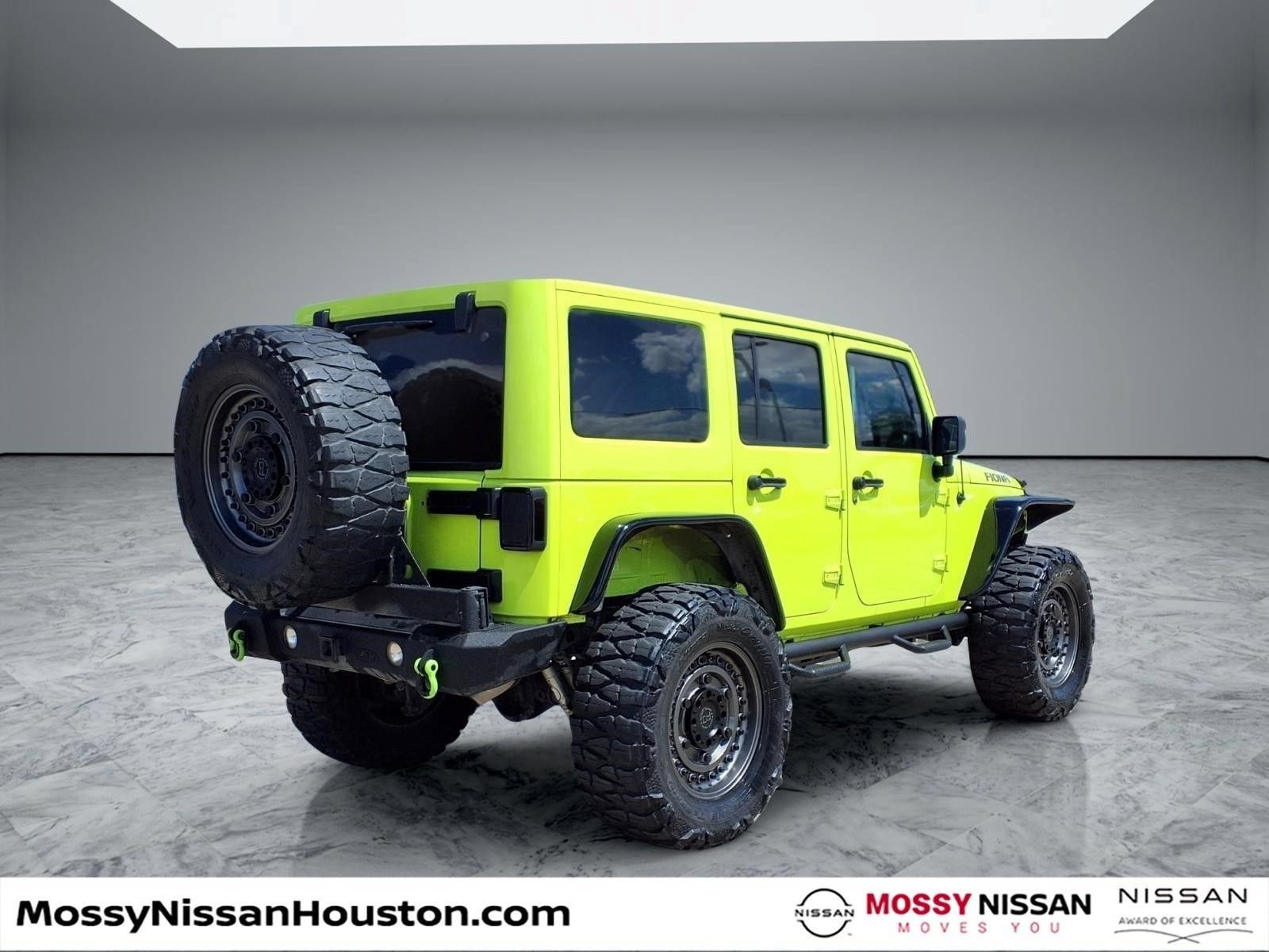 Used 2016 Jeep Wrangler Unlimited Rubicon w/ Connectivity Group AWD/4WD image 7