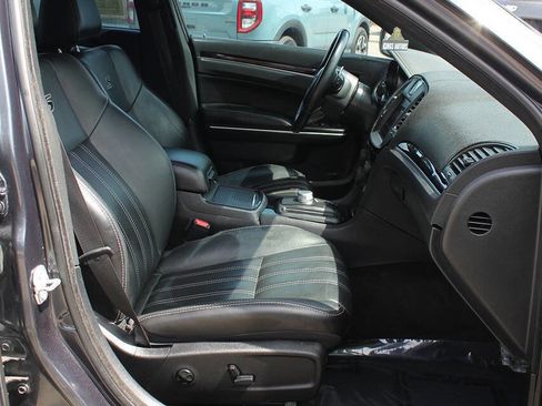 Used 2018 Chrysler 300 S w/ 300S Premium Group image 25