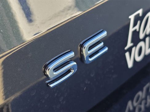 New 2026 Volkswagen Taos SE image 7