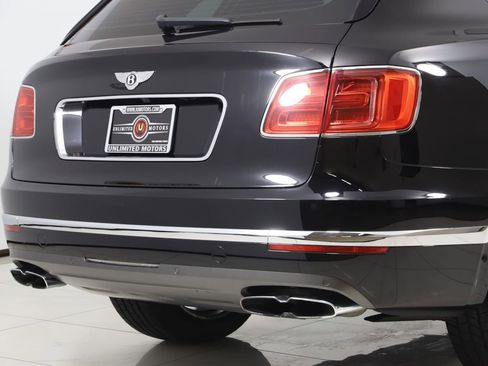Used 2019 Bentley Bentayga image 61