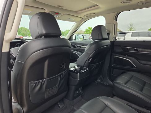 Certified 2025 Kia Telluride SX w/ SX Captain's Chair Package AWD/4WD image 17