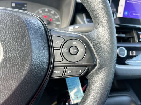 Used 2025 Toyota Corolla LE FWD image 8