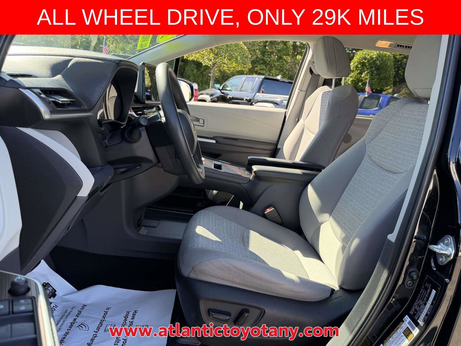 Used 2022 Toyota Sienna LE AWD/4WD image 14