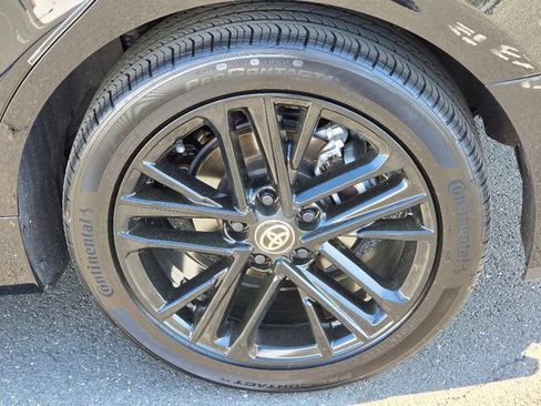 Used 2025 Toyota Camry SE w/ Convenience Package image 15