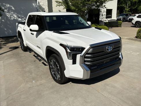 Used 2024 Toyota Tundra Limited AWD/4WD image 2