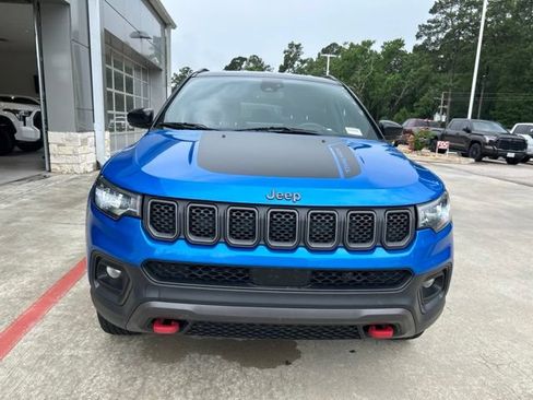 Used 2023 Jeep Compass Trailhawk AWD/4WD image 2