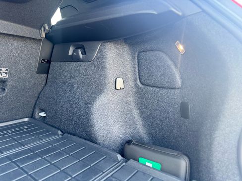 Used 2024 Volvo XC40 B5 Plus w/ Protection Package Premier image 61