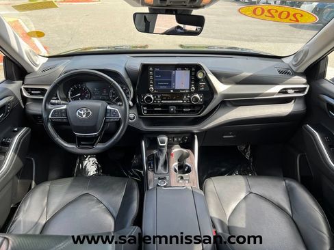 Used 2020 Toyota Highlander Limited AWD/4WD image 18