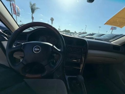 Used 2002 Subaru Outback Wagon AWD/4WD image 5