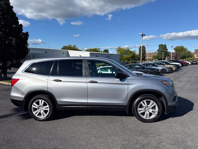 Used 2018 Honda Pilot LX image 2