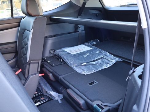 New 2026 Volkswagen Atlas Peak Edition image 23