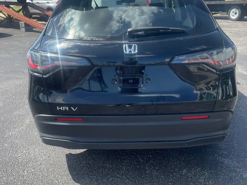 Used 2025 Honda HR-V LX image 6