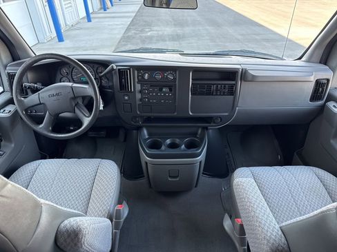 Used 2003 GMC Savana 1500 Passenger w/ Sle Preferred Equipment Group image 10