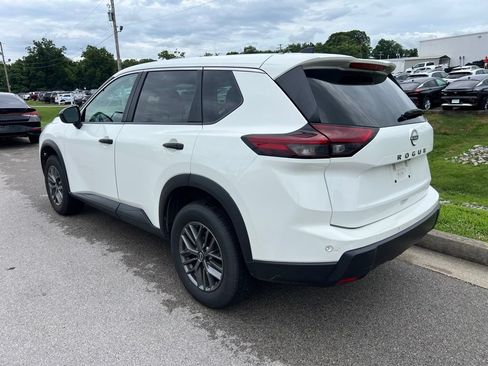 Used 2024 Nissan Rogue S FWD image 4