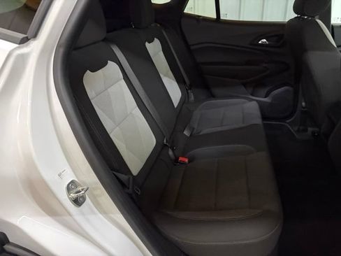Used 2024 Chevrolet Trax RS w/ Driver Confidence Package FWD image 16