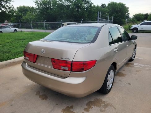 Used 2005 Honda Accord LX image 3