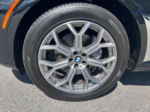 Used 2024 BMW X7 xDrive40i image 9