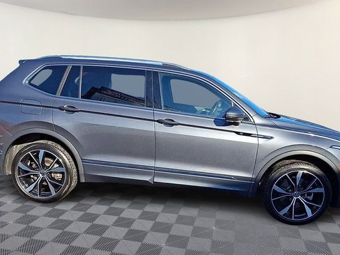 Used 2024 Volkswagen Tiguan SEL R-Line image 9