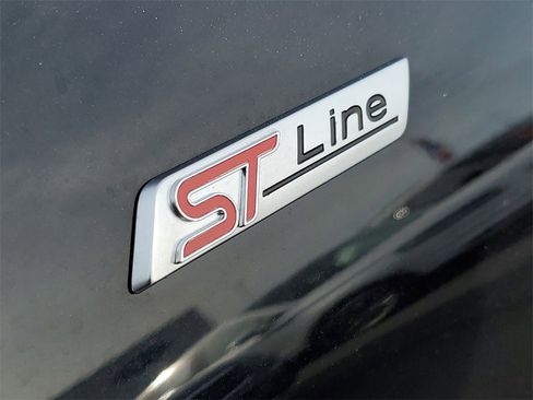 Used 2025 Ford Explorer ST-Line image 39