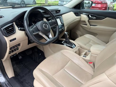 Used 2017 Nissan Rogue SL w/ SL Premium Package FWD image 13