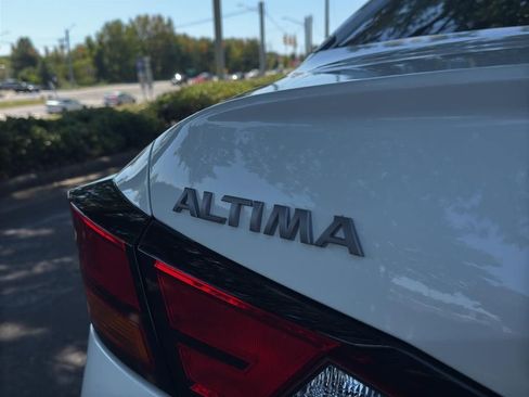 New 2025 Nissan Altima 2.5 SV image 13