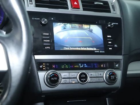 Used 2017 Subaru Outback 2.5i Premium image 28