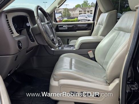 Used 2016 Lincoln Navigator L Select RWD image 5