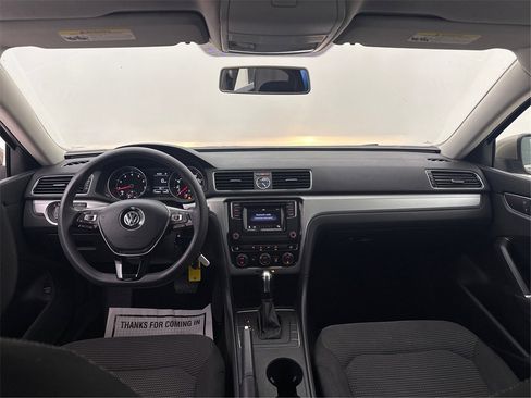 Used 2016 Volkswagen Passat 1.8T S image 34