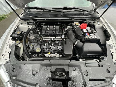 Used 2019 Ford Taurus Limited image 25