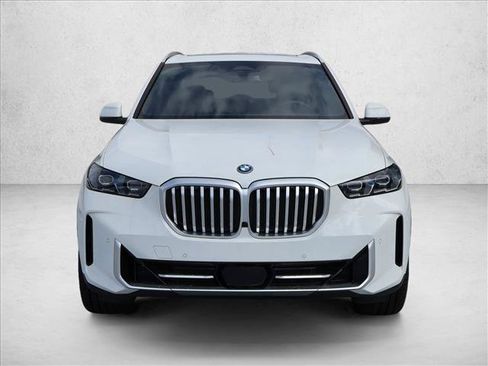 Used 2026 BMW X5 xDrive50e w/ Premium Package AWD/4WD image 5