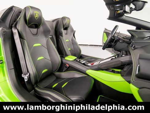 Used 2021 Lamborghini Huracan EVO image 35