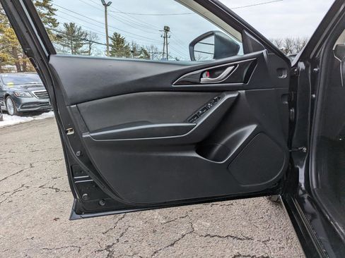 Used 2016 MAZDA MAZDA3 i Sport image 12