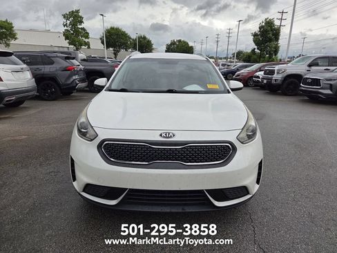 Used 2017 Kia Niro LX FWD image 2