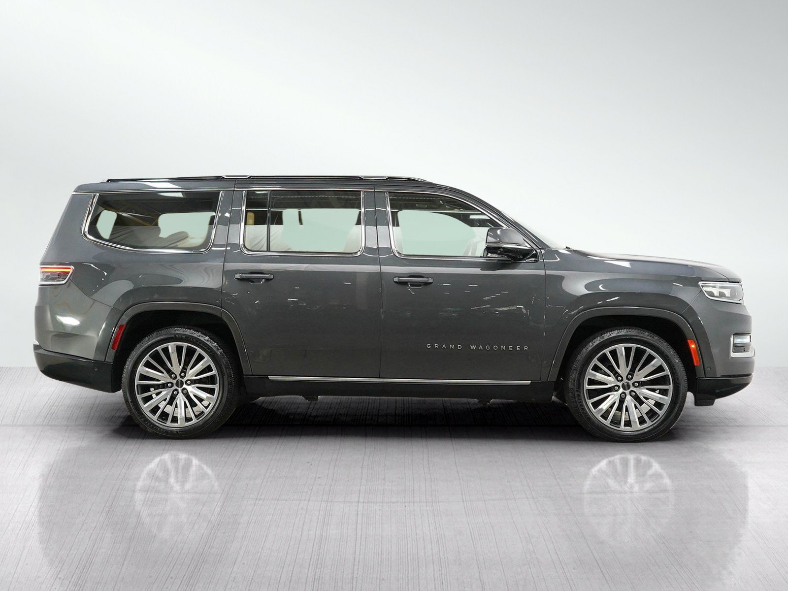 Used 2022 Jeep Grand Wagoneer Series III w/ Rear-Seat Entertainment Group AWD/4WD image 6