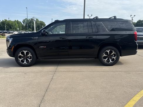 New 2026 GMC Yukon XL AT4 w/ AT4 Premium Plus Package AWD/4WD image 14