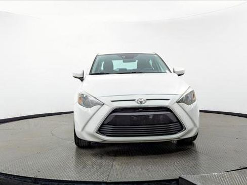 Used 2018 Toyota Yaris iA image 12
