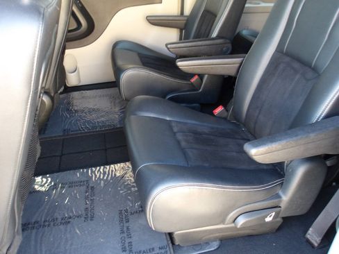 Used 2017 Dodge Grand Caravan SXT FWD image 21