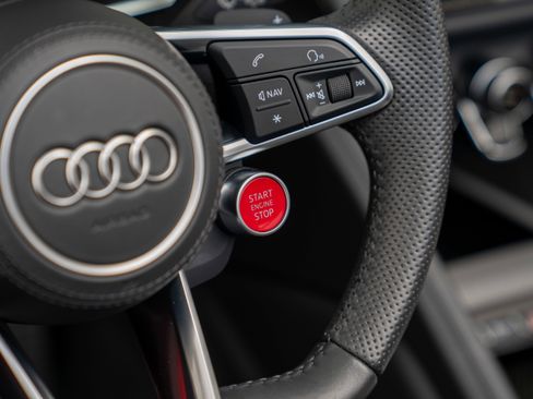 Used 2017 Audi R8 V10 image 21