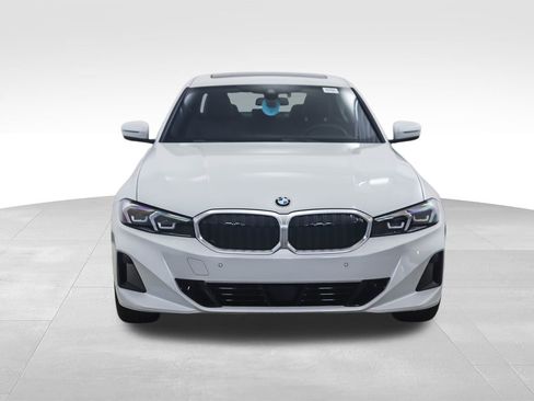 New 2025 BMW 330i xDrive Sedan w/ Premium Package image 9