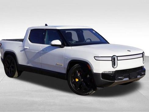Used 2022 Rivian R1T Adventure image 1