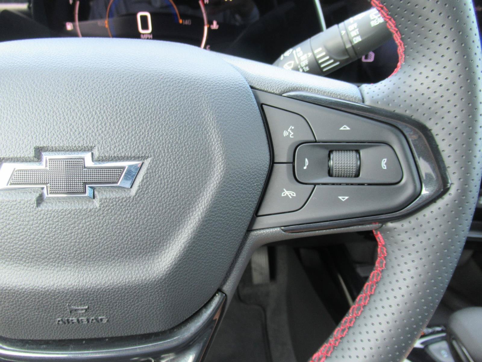 Used 2024 Chevrolet Trax RS w/ Sunroof Package FWD image 27
