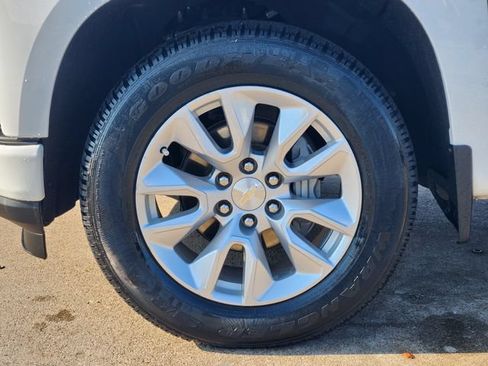 Certified 2022 Chevrolet Silverado 1500 Custom RWD image 10